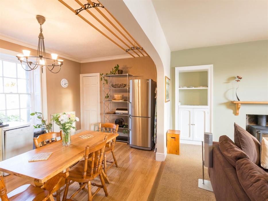 River Cottage room 6